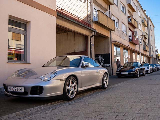 Skupocijeni automobili na Korzu Vile Velebita u Gospiću                                                                                                                                                                                                   